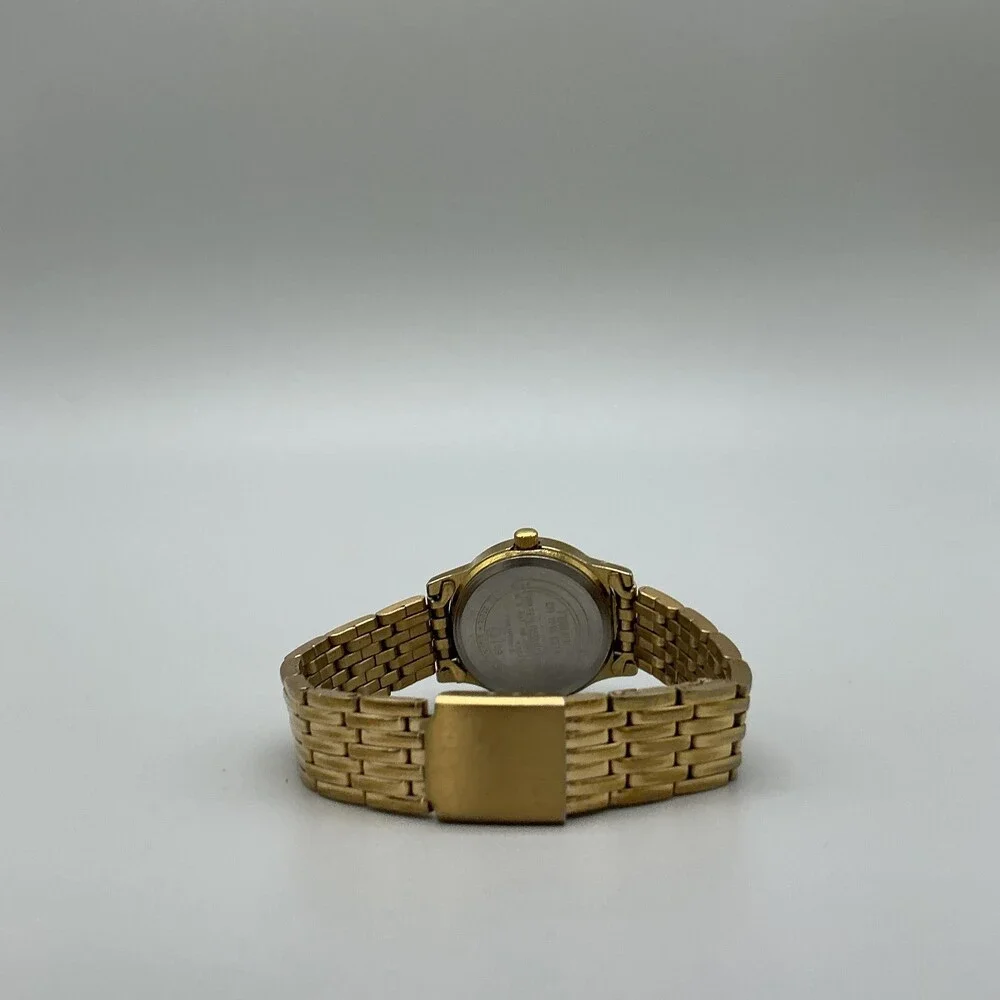 Timex Indiglo 30 Meters Womens Watch 25mm White Dial Gold Tone New Battery 6